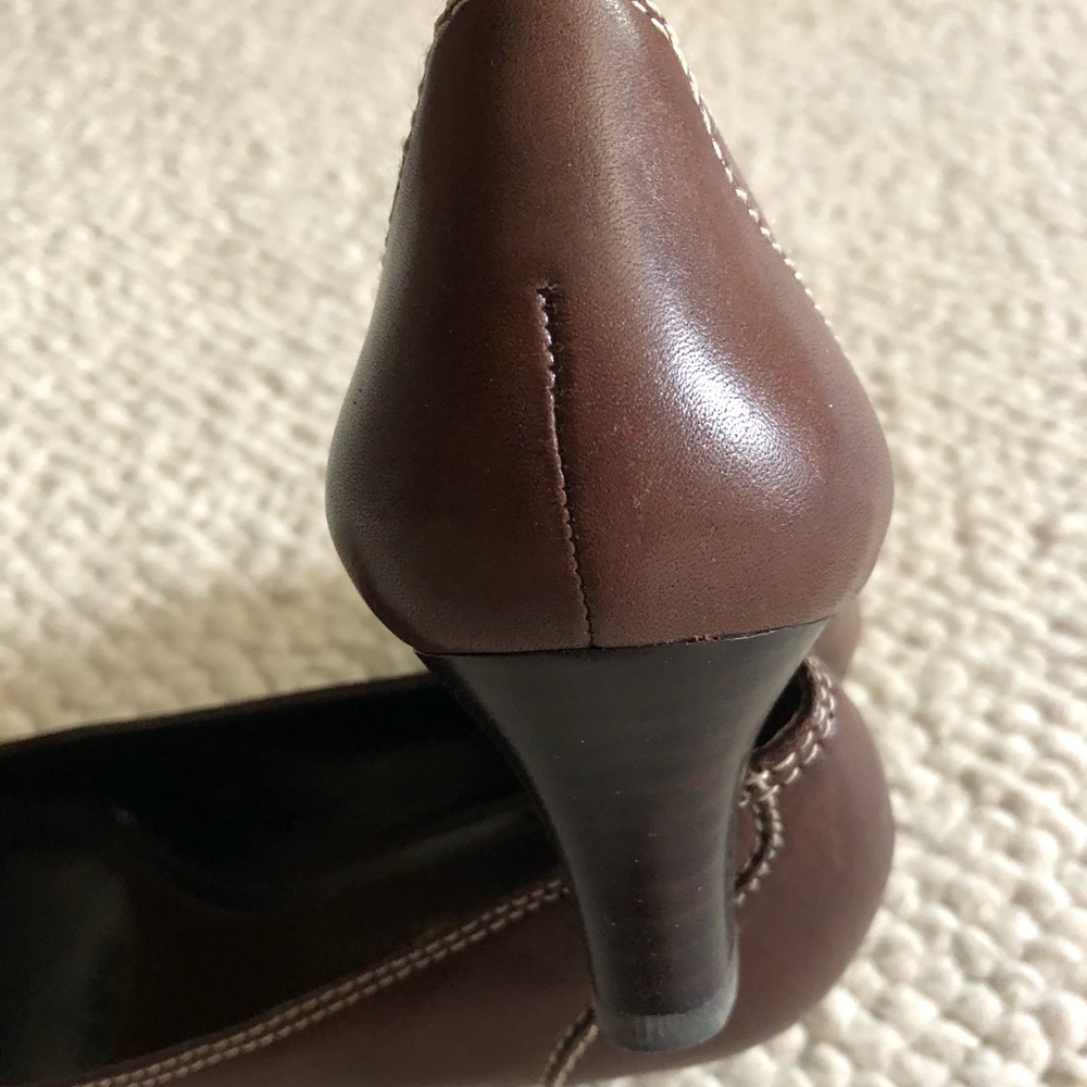 Bandilino Brown Heels - Picture 3 of 5